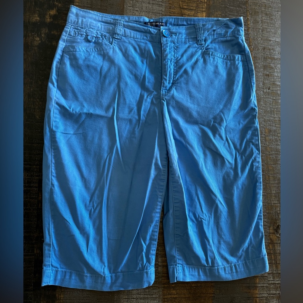 🩳Bandolino Ivette Bermuda Shorts Cornflower Blue Color Size 6